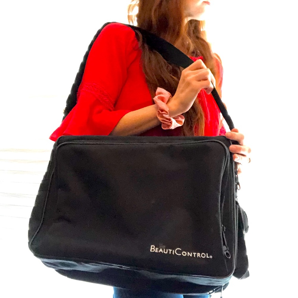 Professional cosmetics travel bag